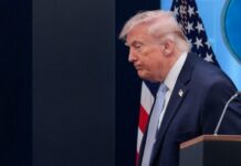 Γιατί τα αδιέξοδα του Τραμπ γυρίζουν μπούμερανγκ στις ΗΠΑ